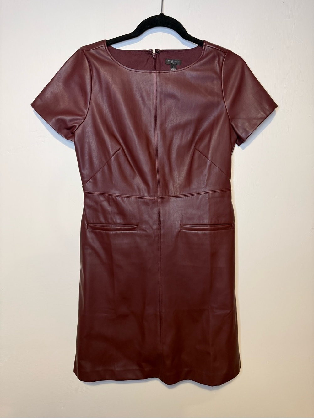 NWT ANN TAYLOR Faux Leather Burgundy Mini Dress Pockets Slim Fitting Sz 6 Petite